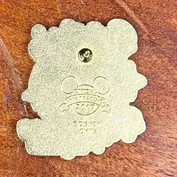 Tinker Bell Disney Trading Pin Spoiled to Perfection 2007 - Picture 6 of 8